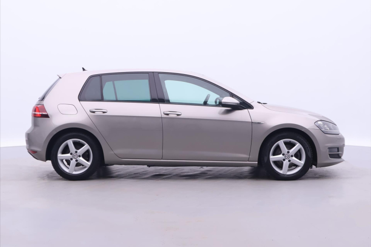 Volkswagen Golf 2,0 TDI 110kW DSG Highline CZ