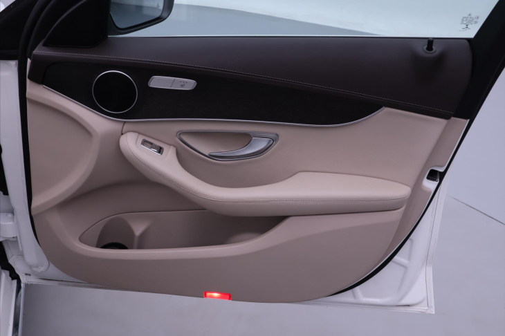 Mercedes-Benz Třídy C 2,0 220d 143kW 4Matic LED