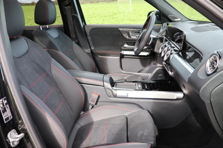 Mercedes-Benz GLB 2,0 200d 4MATIC AMG Premium +