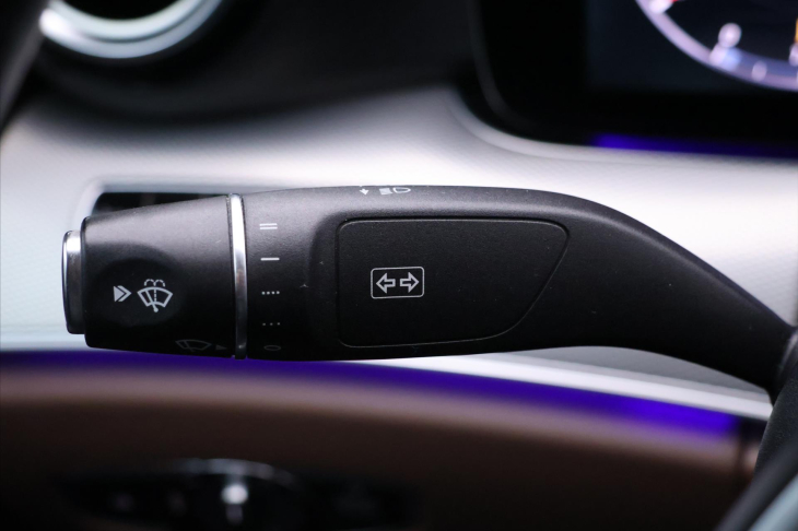 Mercedes-Benz Třídy E 2,0 220d 143kW Aut. CZ