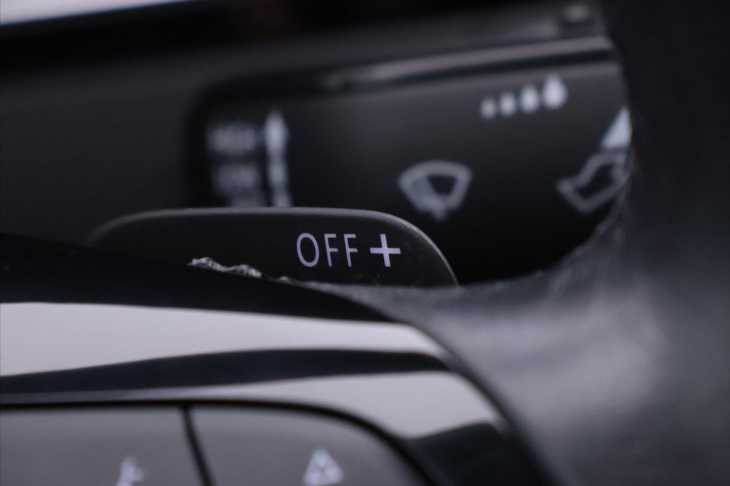 Volkswagen Arteon 2,0 TDI 140KW DSG LED Navi CZ