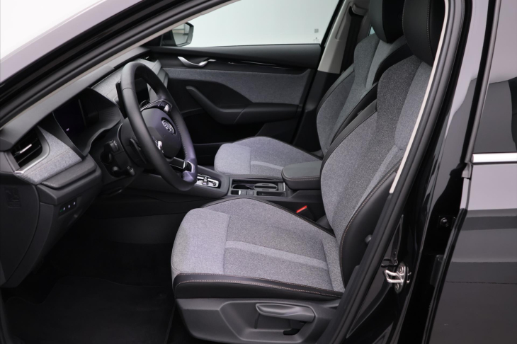 Škoda Octavia 2,0 TDI DSG Top Selection CZ
