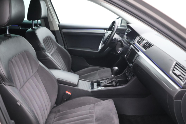 Škoda Superb 2,0 TDI 140kW 4x4 DSG Style CZ