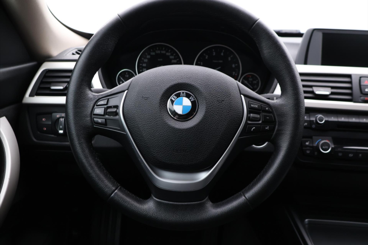 BMW Řada 3 2,0 328i Advantage GT 1.Maj.