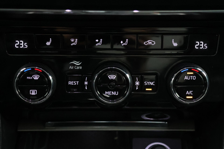 Škoda Superb 2,0 TSI 200kW DSG 4x4 L&K LED