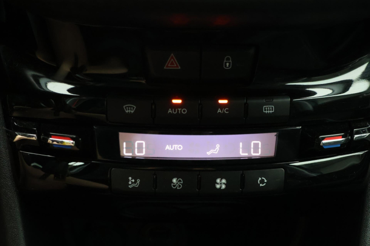 Peugeot 2008 1,2 PT 110k Active Klima CZ