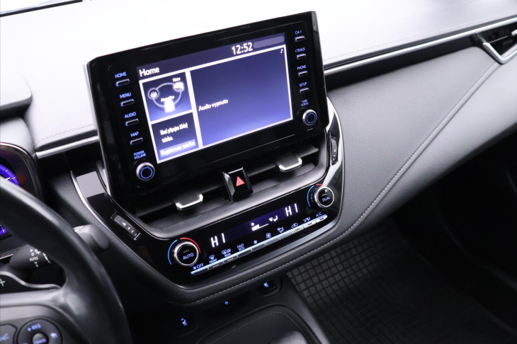 Toyota Corolla 2,0 e-CVT 112kW Executive CZ
