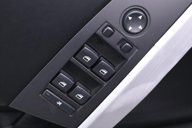 BMW M5 5,0 373kW Kůže Klima. Navigace