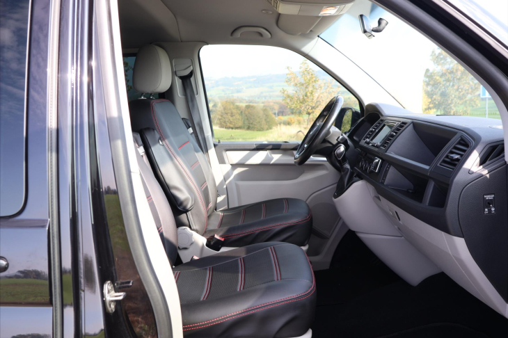 Volkswagen Caravelle 2,0 TDI 150kW DSG 8Míst Comfort