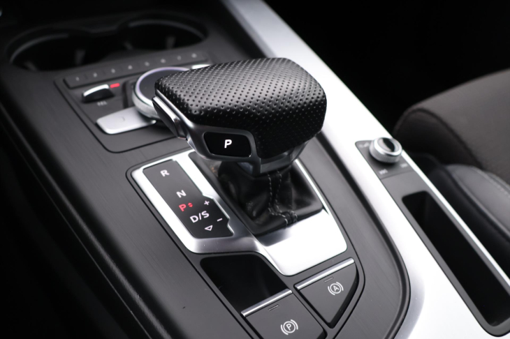 Audi A4 3,0 TDI quattro S-line S-Tronic