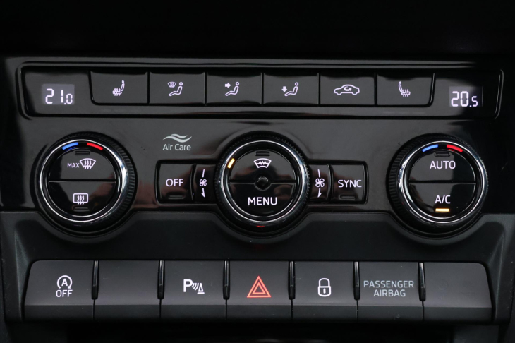 Škoda Karoq 2,0 TDI DSG Sportline 4x4 DPH