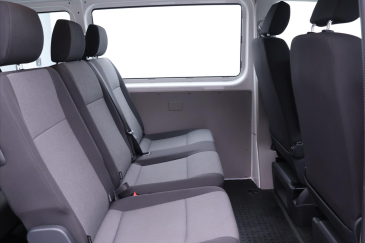 Volkswagen Transporter 2,0 TDI 110kW 8-Míst CZ