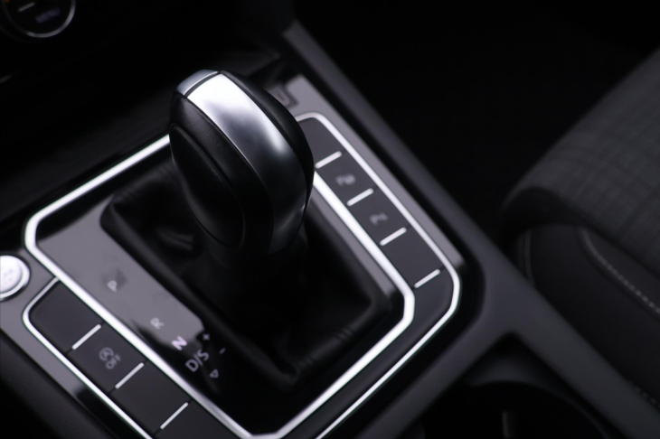 Volkswagen Passat 1,5 TSI 110kW DSG R-Line