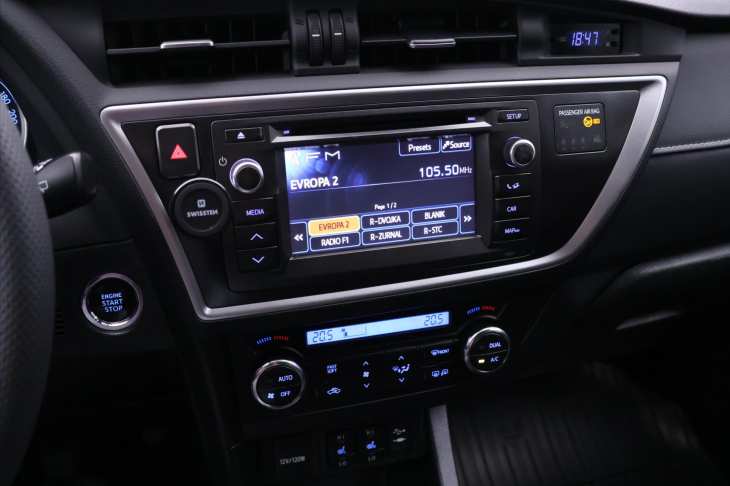 Toyota Auris 2,0 D-4D CZ Sports 1.Maj Tažné