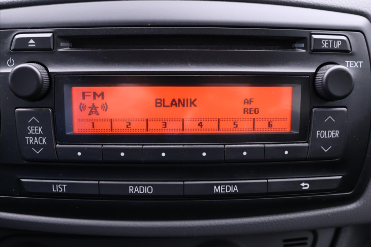 Toyota Yaris 1,0 VVT-i 51kW Entry Serv. kniha