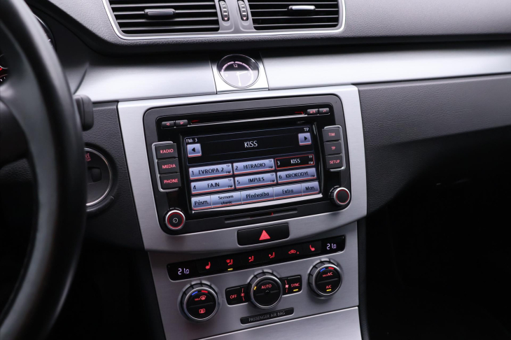 Volkswagen CC 2,0 TDI 130kW DSG Sport Xenon