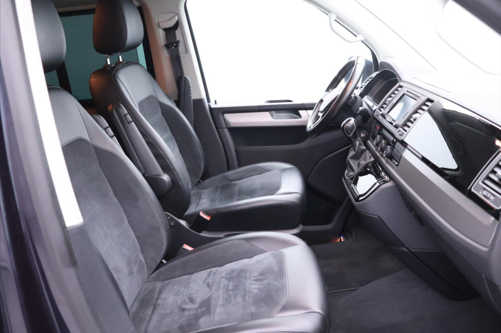 Volkswagen Multivan 2,0 TDI DSG Highline 6-Míst DPH