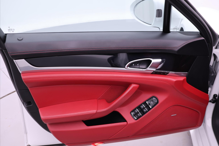 Porsche Panamera 3,0 V6 221kW Turbodiesel