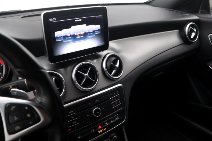 Mercedes-Benz CLA 1,6 200 115kW SB AMG Line