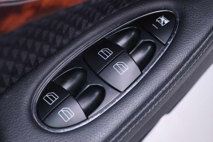 Mercedes-Benz Třídy E 2,2 220CDI 110kW Aut. Elegance