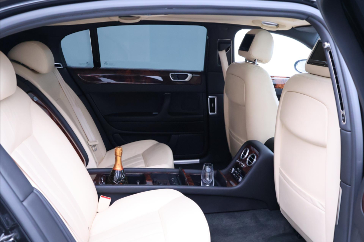 Bentley Continental Flying Spur 6,0 W12 412 kW 4x4 Kůže DPH