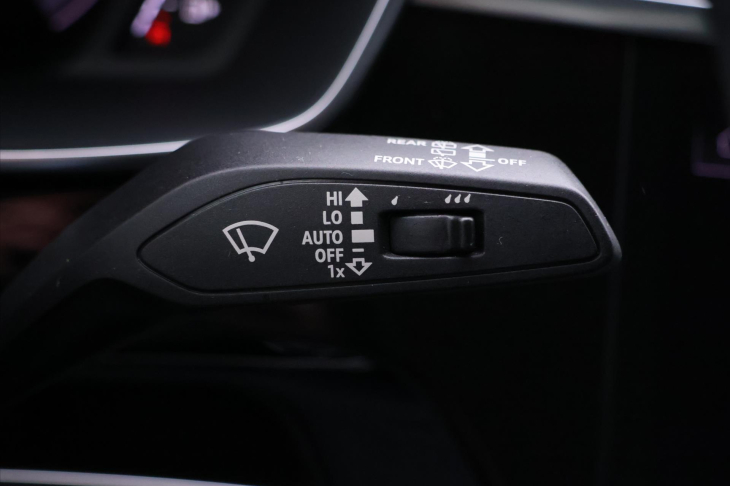 Audi Q3 1,5 35 TFSI S tronic S line CZ DPH