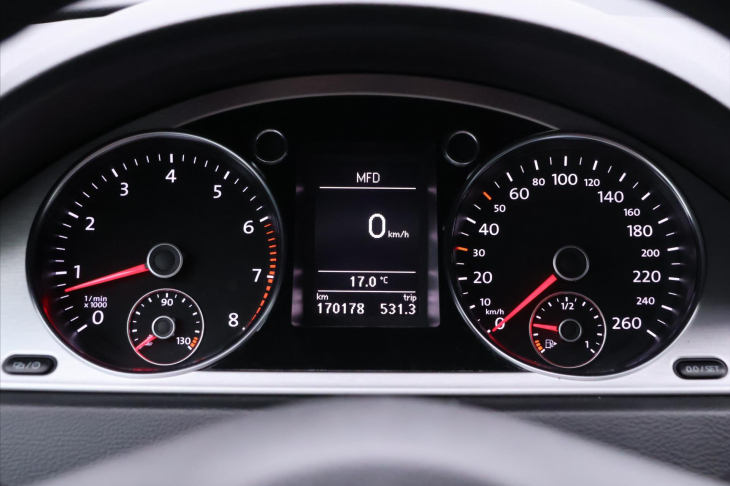 Volkswagen Passat 1,4 TSI 90kW Comfort Navi 1Maj