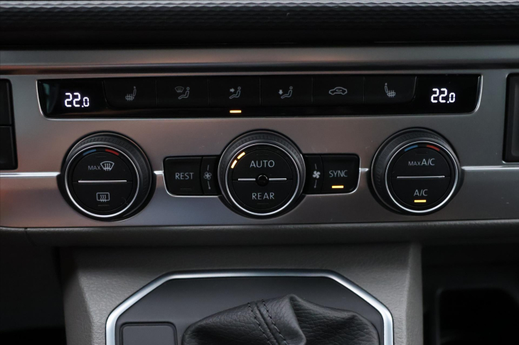 Volkswagen Caravelle 2,0 TDI 150kW DSG Long LED DPH