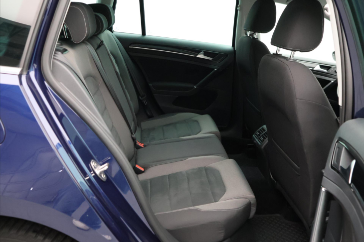 Volkswagen Golf 1,5 TSI 110kW DSG Highline LED