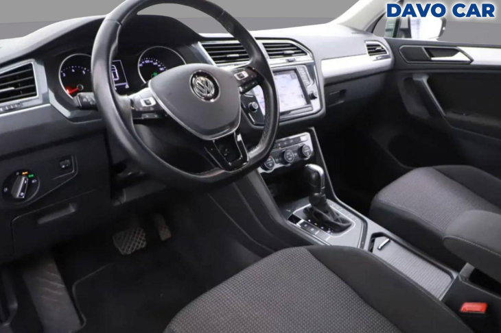 Volkswagen Tiguan 1,4 TSI 110kW DSG TZ serv.kn.