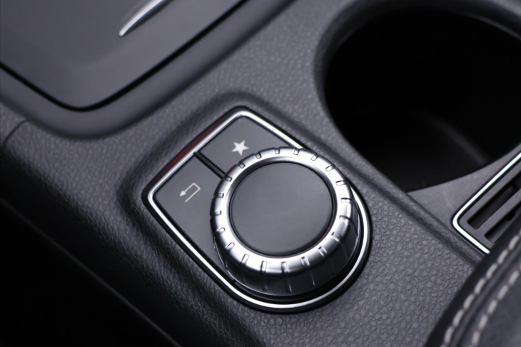 Mercedes-Benz CLA 2,0 250 155kW 4Matic Xenon