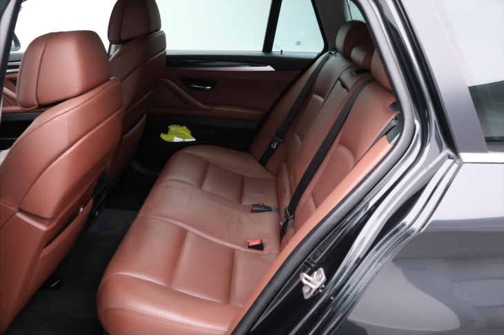 BMW Řada 5 3,0 530d 190kW Touring