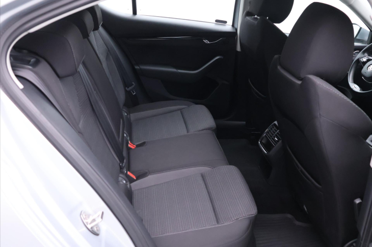 Škoda Octavia 2,0 TDI 85kW Ambition CZ DPH