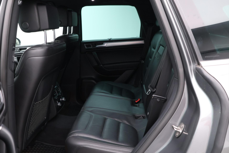 Volkswagen Touareg 3,0 TDI V6 193kW Exclusive CZ DPH