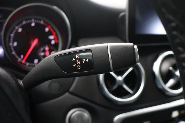 Mercedes-Benz GLA 2,1 200d 100kW 4Matic CZ DPH
