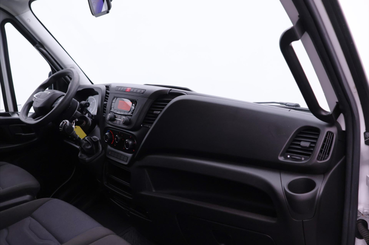 Iveco Daily 3,0 35S18 132kW L4H2 DPH