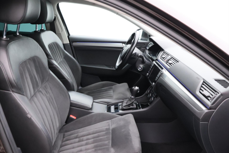 Škoda Superb 2.0 TDI 140kW 4x4 Style CZ