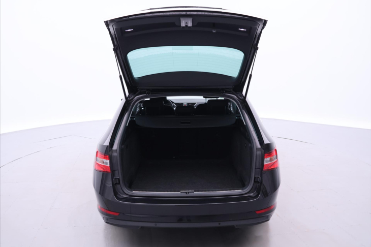 Škoda Superb 2,0 TDI 110kW DSG Navi DPH