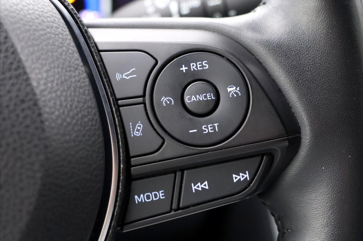 Toyota RAV4 2,5 e-CVT 131kW Selection 4WD CZ