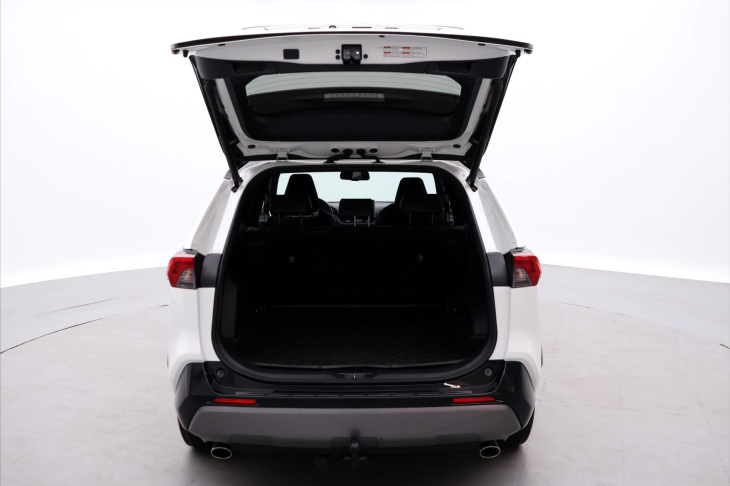 Toyota RAV4 2,5 e-CVT 131kW Selection 4WD CZ