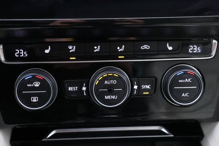 Volkswagen Passat 2,0 TDI 110kW Highline DPH