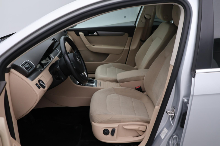 Volkswagen Passat 2,0 TDI 103kW DSG Xenon Navi