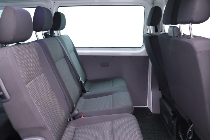 Volkswagen Transporter 2,0 TDI 110kW DSG 9-Míst DPH