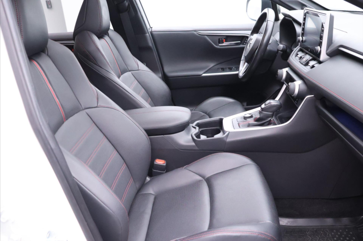 Toyota RAV4 2,5 Plug-In 136kW 4WD CZ DPH