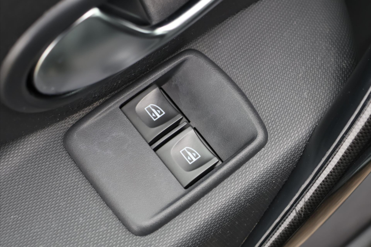 Dacia Logan 1,0 SCe Klimatizace CZ