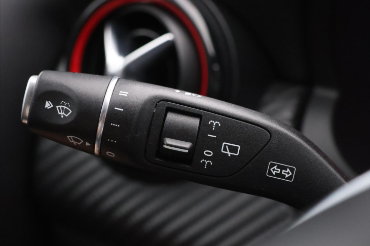 Mercedes-Benz Třídy A 2,0 45 265 kW 4Matic AMG Klima