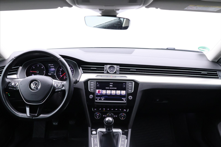 Volkswagen Passat 2,0 TDI R-line Highline