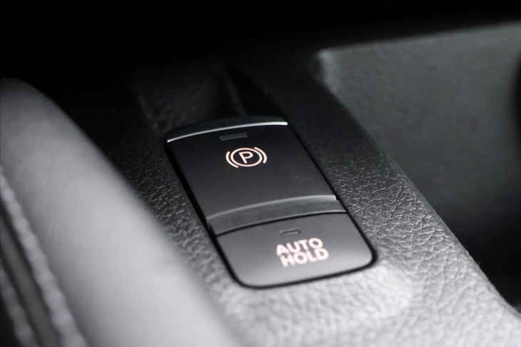 Nissan Qashqai 1,3 DIG-T 116kW DCT Shiro