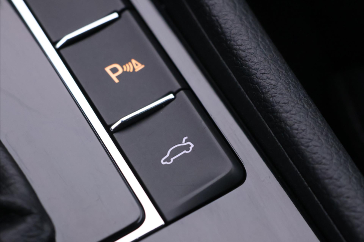 Škoda Superb 2,0 TDI 140kW DSG Style Kůže