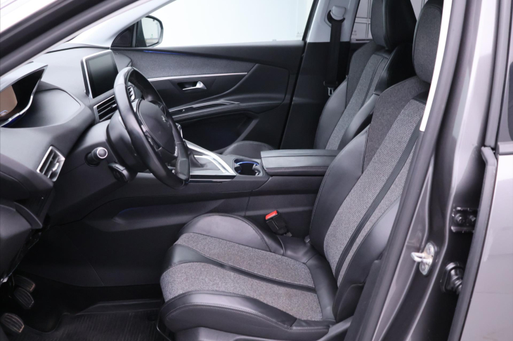 Peugeot 5008 1,6 HDI 88kW Active 7-Míst LED